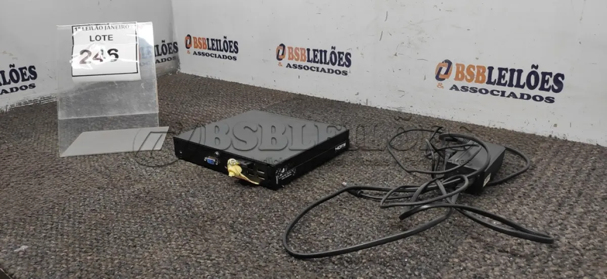 LOTE 246 - 01 MINI PC CORE I3 MARCA DATEN.  (NO ESTADO) ATENÇÃO! FAZER A VISITAÇÃO ANTES DE ARREMATAR, NÃO SABEMOS SE FUNCIONA. LEILÃO NÃO TEM GARANTIA E NEM DEVOLUÇÃO, SUJEITO A POSSÍVEIS AVARIAS VISÍVEIS/OCULTAS E/OU AUSÊNCIA DE COMPONENTES.