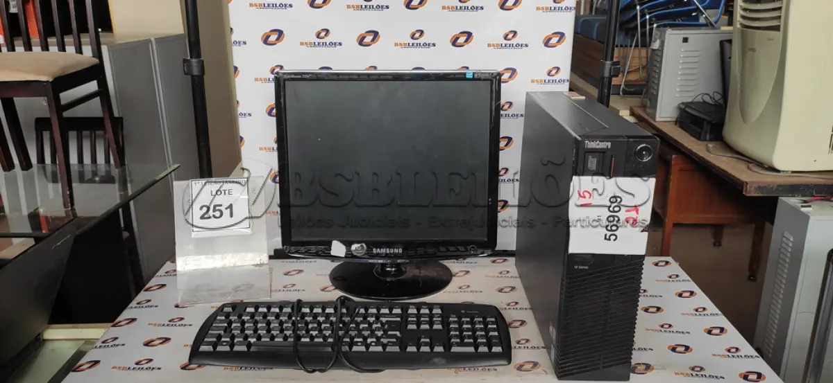 LOTE 251 - 01 CPU MARCA LENOVO, 01 MONITOR MARCA SAMSUNG E 01 TECLADO MARCA ITAUTEC.  (NO ESTADO) ATENÇÃO! FAZER A VISITAÇÃO ANTES DE ARREMATAR, NÃO SABEMOS SE FUNCIONA. LEILÃO NÃO TEM GARANTIA E NEM DEVOLUÇÃO, SUJEITO A POSSÍVEIS AVARIAS VISÍVEIS/OCULTAS E/OU AUSÊNCIA DE COMPONENTES.
