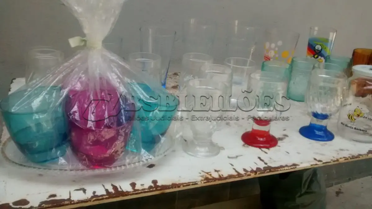 LOTE 518 - 01 LOTE COM DIVERSOS ÍTENS PARA USO. (NO ESTADO) ATENÇÃO! FAZER A VISITAÇÃO ANTES DE ARREMATAR, NÃO SABEMOS SE FUNCIONA, LEILÃO NÃO TEM GARANTIA E NEM DEVOLUÇÃO, SUJEITO A POSSÍVEIS AVARIAS VISÍVEIS/OCULTAS E/OU AUSÊNCIA DE COMPONENTES.
