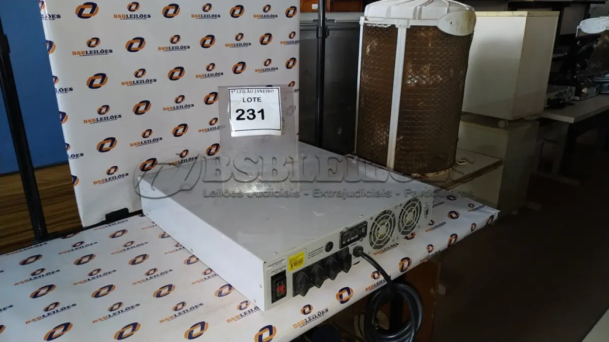 LOTE 231 - 01 NOBREAK MARCA MICROSOL.  (NO ESTADO) ATENÇÃO! FAZER A VISITAÇÃO ANTES DE ARREMATAR, NÃO SABEMOS SE FUNCIONA. LEILÃO NÃO TEM GARANTIA E NEM DEVOLUÇÃO, SUJEITO A POSSÍVEIS AVARIAS VISÍVEIS/OCULTAS E/OU AUSÊNCIA DE COMPONENTES.
