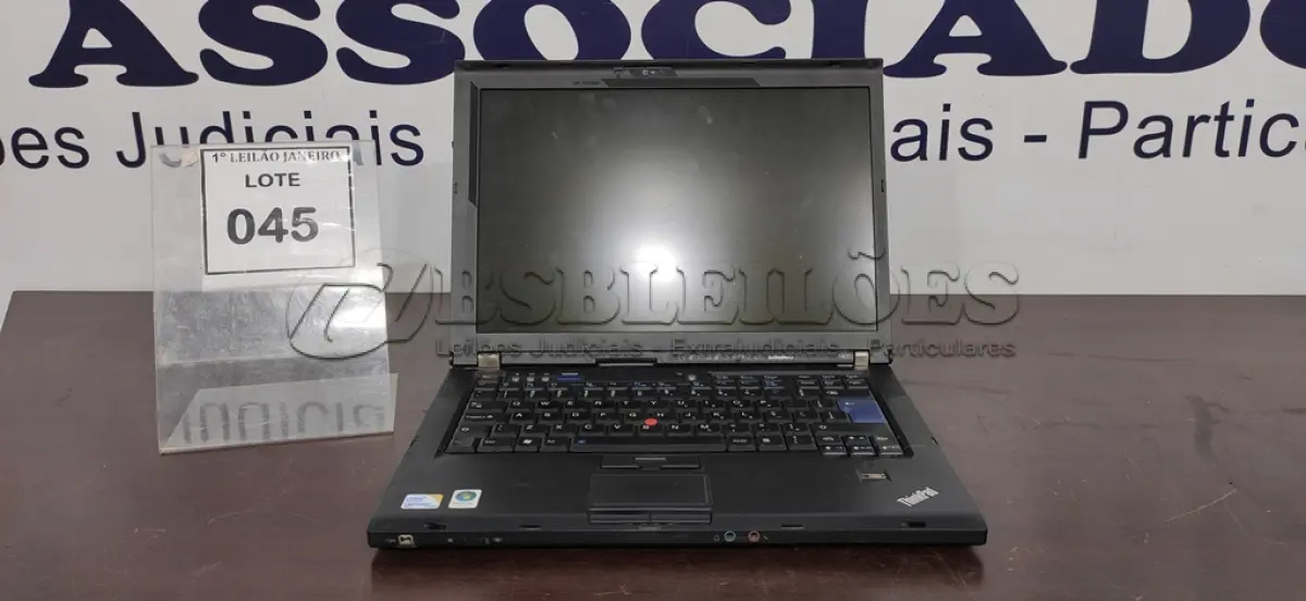 LOTE 045 - 01 NOTEBOOK SEM CARREGADOR MARCA LENOVO.  (NO ESTADO) ATENÇÃO! FAZER A VISITAÇÃO ANTES DE ARREMATAR, NÃO SABEMOS SE FUNCIONA. LEILÃO NÃO TEM GARANTIA E NEM DEVOLUÇÃO, SUJEITO A POSSÍVEIS AVARIAS VISÍVEIS/OCULTAS E/OU AUSÊNCIA DE COMPONENTES.