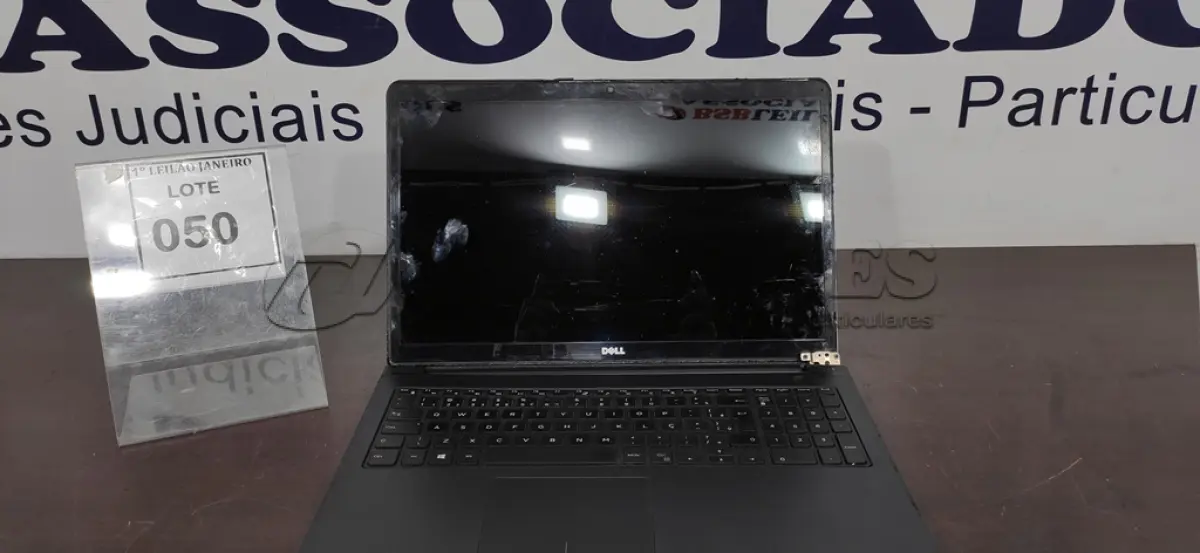 LOTE 050 - 01 NOTEBOOK SEM CARREGADOR MARCA SAMSUNG.  (NO ESTADO) ATENÇÃO! FAZER A VISITAÇÃO ANTES DE ARREMATAR, NÃO SABEMOS SE FUNCIONA. LEILÃO NÃO TEM GARANTIA E NEM DEVOLUÇÃO, SUJEITO A POSSÍVEIS AVARIAS VISÍVEIS/OCULTAS E/OU AUSÊNCIA DE COMPONENTES.