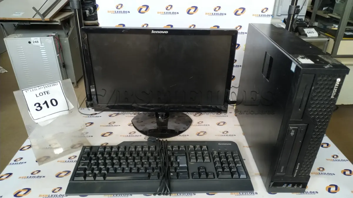 LOTE 310 - 01 CPU MARCA POSITIVO, 01 MONITOR MARCA LENOVO E 01 TECLADO MARCA LENOVO.  (NO ESTADO) ATENÇÃO! FAZER A VISITAÇÃO ANTES DE ARREMATAR, NÃO SABEMOS SE FUNCIONA. LEILÃO NÃO TEM GARANTIA E NEM DEVOLUÇÃO, SUJEITO A POSSÍVEIS AVARIAS VISÍVEIS/OCULTAS E/OU AUSÊNCIA DE COMPONENTES.