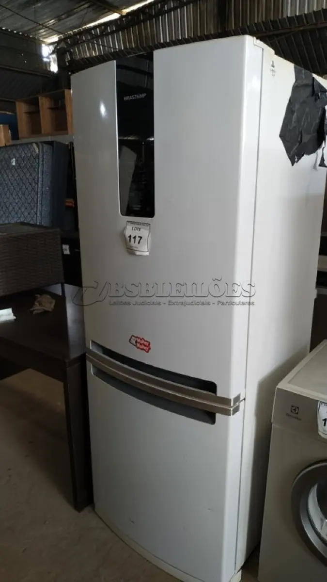 LOTE 117 - 01 GELADEIRA BRASTEMP INVERSE 220V.  JA9024810. (NO ESTADO EM QUE SE ENCONTRA. SUJEITO A AVARIAS OCULTAS/VISÍVEIS.) AV9956A