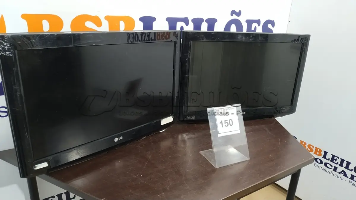 LOTE 150 - 02 TVS LCD 26’’ MARCA LG.  (NO ESTADO) ATENÇÃO! FAZER A VISITAÇÃO ANTES DE ARREMATAR, NÃO SABEMOS SE FUNCIONA. LEILÃO NÃO TEM GARANTIA E NEM DEVOLUÇÃO, SUJEITO A POSSÍVEIS AVARIAS VISÍVEIS/OCULTAS E/OU AUSÊNCIA DE COMPONENTES.