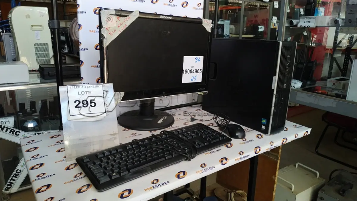 LOTE 295 - 01 CPU MARCA HP, 01 MONITOR MARCA LENOVO, 01 TECLADO MARCA HP E 01 MOUSE.  (NO ESTADO) ATENÇÃO! FAZER A VISITAÇÃO ANTES DE ARREMATAR, NÃO SABEMOS SE FUNCIONA. LEILÃO NÃO TEM GARANTIA E NEM DEVOLUÇÃO, SUJEITO A POSSÍVEIS AVARIAS VISÍVEIS/OCULTAS E/OU AUSÊNCIA DE COMPONENTES.