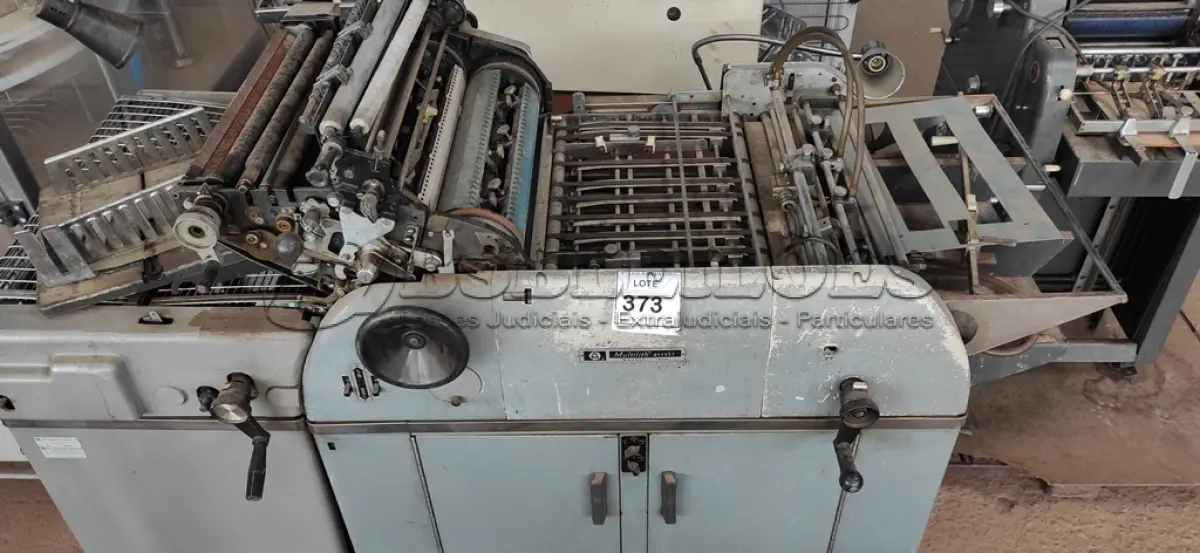 LOTE 373 - 01 MÁQUINA IMPRESSORA OFFSET MARCA MULTILITH 1250N.  (NO ESTADO) ATENÇÃO! FAZER A VISITAÇÃO ANTES DE ARREMATAR, NÃO SABEMOS SE FUNCIONA. LEILÃO NÃO TEM GARANTIA E NEM DEVOLUÇÃO, SUJEITO A POSSÍVEIS AVARIAS VISÍVEIS/OCULTAS E/OU AUSÊNCIA DE COMPONENTES.