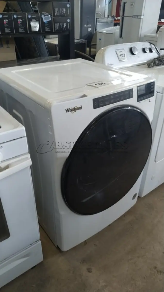 LOTE 106 - 01 MÁQUINA DE LAVAR ROUPA WHIRLPOOL 110 VOLTS. (NO ESTADO EM QUE SE ENCONTRA. SUJEITO A AVARIAS OCULTAS/VISÍVEIS.) BJ7239J