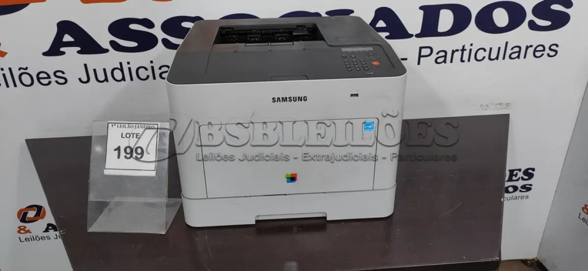 LOTE 199 - 01 IMPRESSORA MODELO CLP-680ND   MARCA SAMSUNG.  (NO ESTADO) ATENÇÃO! FAZER A VISITAÇÃO ANTES DE ARREMATAR, NÃO SABEMOS SE FUNCIONA. LEILÃO NÃO TEM GARANTIA E NEM DEVOLUÇÃO, SUJEITO A POSSÍVEIS AVARIAS VISÍVEIS/OCULTAS E/OU AUSÊNCIA DE COMPONENTES.