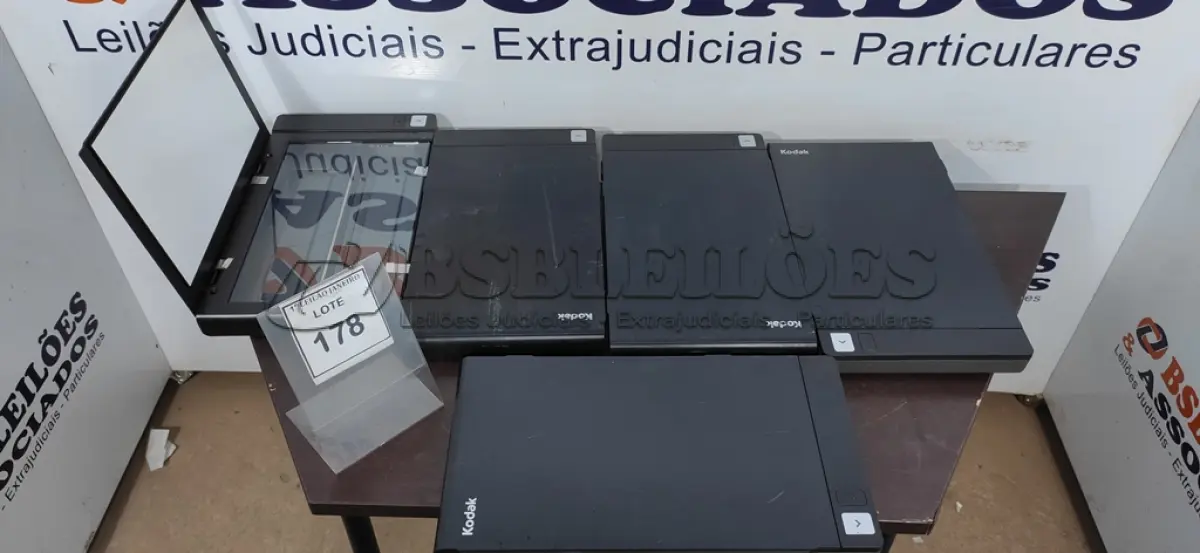 LOTE 178 - 05 SCANNERS MARCA KODAK.  (NO ESTADO) ATENÇÃO! FAZER A VISITAÇÃO ANTES DE ARREMATAR, NÃO SABEMOS SE FUNCIONA. LEILÃO NÃO TEM GARANTIA E NEM DEVOLUÇÃO, SUJEITO A POSSÍVEIS AVARIAS VISÍVEIS/OCULTAS E/OU AUSÊNCIA DE COMPONENTES.