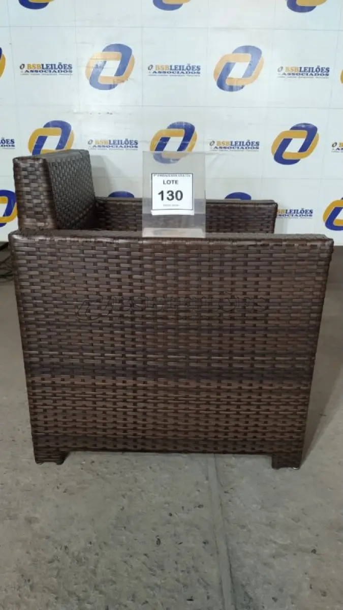 LOTE 130 - 01 CADEIRA DE JARDIM. (NO ESTADO EM QUE SE ENCONTRA. SUJEITO A AVARIAS OCULTAS/VISÍVEIS.) BBH1579T