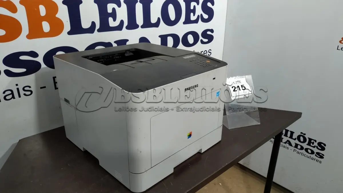 LOTE 215 - 01 IMPRESSORA MODELO CLP-680ND   MARCA SAMSUNG.  (NO ESTADO) ATENÇÃO! FAZER A VISITAÇÃO ANTES DE ARREMATAR, NÃO SABEMOS SE FUNCIONA. LEILÃO NÃO TEM GARANTIA E NEM DEVOLUÇÃO, SUJEITO A POSSÍVEIS AVARIAS VISÍVEIS/OCULTAS E/OU AUSÊNCIA DE COMPONENTES.