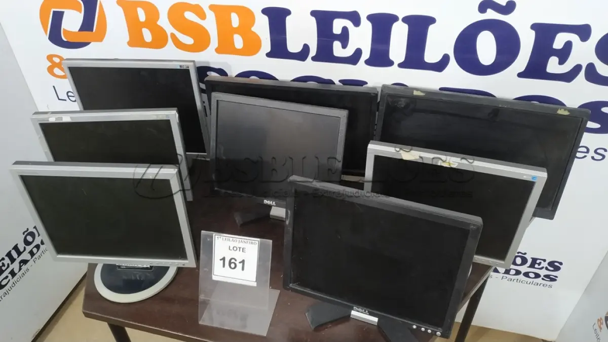 LOTE 161 - 08 MONITORES DE MARCAS E MODELOS DIVERSOS.  (NO ESTADO) ATENÇÃO! FAZER A VISITAÇÃO ANTES DE ARREMATAR, NÃO SABEMOS SE FUNCIONA. LEILÃO NÃO TEM GARANTIA E NEM DEVOLUÇÃO, SUJEITO A POSSÍVEIS AVARIAS VISÍVEIS/OCULTAS E/OU AUSÊNCIA DE COMPONENTES.