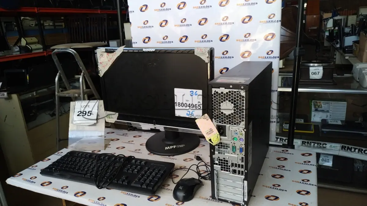 LOTE 295 - 01 CPU MARCA HP, 01 MONITOR MARCA LENOVO, 01 TECLADO MARCA HP E 01 MOUSE.  (NO ESTADO) ATENÇÃO! FAZER A VISITAÇÃO ANTES DE ARREMATAR, NÃO SABEMOS SE FUNCIONA. LEILÃO NÃO TEM GARANTIA E NEM DEVOLUÇÃO, SUJEITO A POSSÍVEIS AVARIAS VISÍVEIS/OCULTAS E/OU AUSÊNCIA DE COMPONENTES.