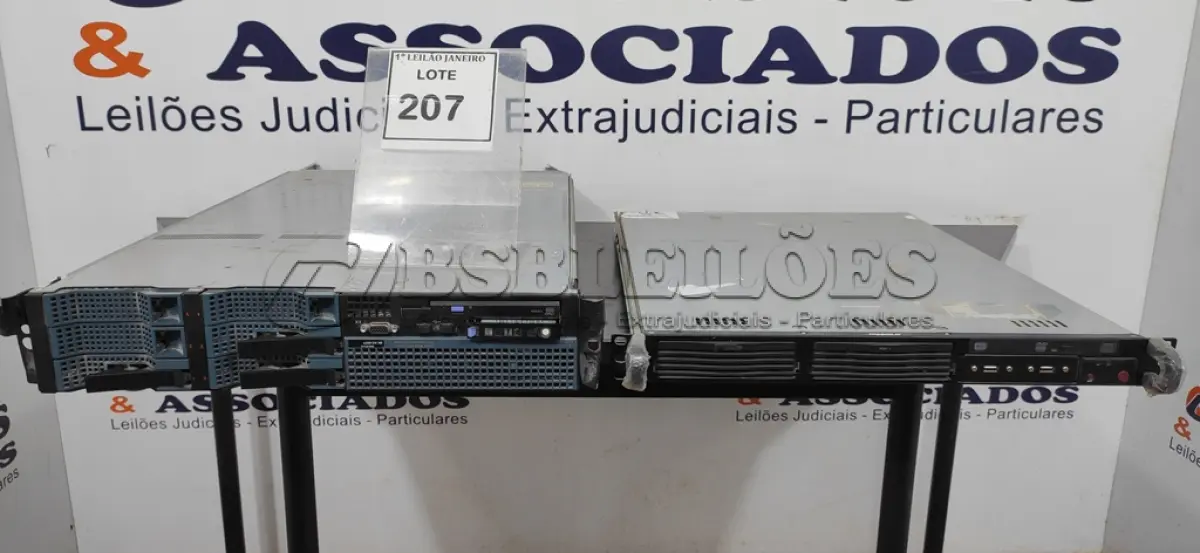 LOTE 207 - 01 GAVETA DE SERVIDOR MARCA DIEBOLD E 01 SERVIDOR DE RCK MARCA CISCO. (NO ESTADO) ATENÇÃO! FAZER A VISITAÇÃO ANTES DE ARREMATAR, NÃO SABEMOS SE FUNCIONA, LEILÃO NÃO TEM GARANTIA E NEM DEVOLUÇÃO, SUJEITO A POSSÍVEIS AVARIAS VISÍVEIS/OCULTAS E/OU AUSÊNCIA DE COMPONENTES.