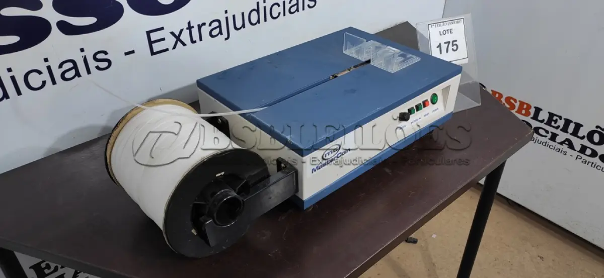 LOTE 175 - 01 SELADORA DE FITA DE ARQUEAR.  (NO ESTADO) ATENÇÃO! FAZER A VISITAÇÃO ANTES DE ARREMATAR, NÃO SABEMOS SE FUNCIONA. LEILÃO NÃO TEM GARANTIA E NEM DEVOLUÇÃO, SUJEITO A POSSÍVEIS AVARIAS VISÍVEIS/OCULTAS E/OU AUSÊNCIA DE COMPONENTES.