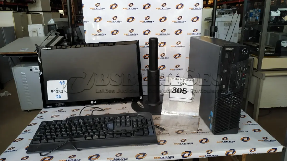 LOTE 305 - 01 CPU MARCA LENOVO, 01 MONITOR MARCA LG E 01 TECLADO MARCA LENOVO.  (NO ESTADO) ATENÇÃO! FAZER A VISITAÇÃO ANTES DE ARREMATAR, NÃO SABEMOS SE FUNCIONA. LEILÃO NÃO TEM GARANTIA E NEM DEVOLUÇÃO, SUJEITO A POSSÍVEIS AVARIAS VISÍVEIS/OCULTAS E/OU AUSÊNCIA DE COMPONENTES.