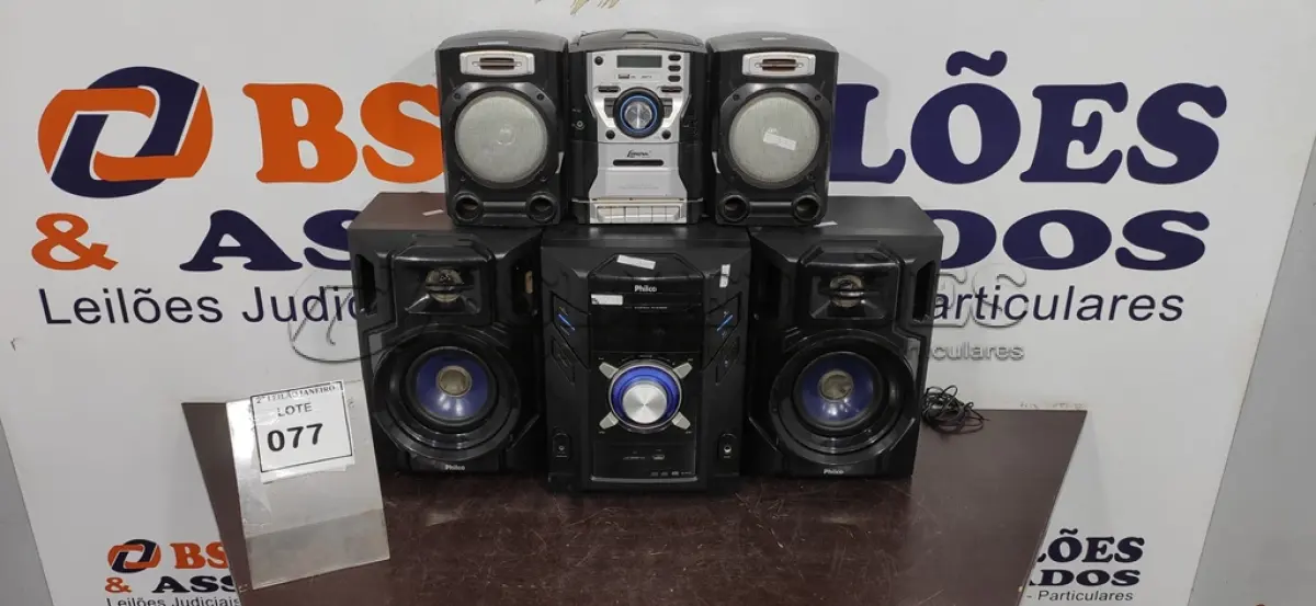 LOTE 077 - 02 MINI SYSTEMS COM 02 CAIXAS CADA MARCAS LENOX E PHILCO. (NO ESTADO) ATENÇÃO! FAZER A VISITAÇÃO ANTES DE ARREMATAR, NÃO SABEMOS SE FUNCIONA. LEILÃO NÃO TEM GARANTIA E NEM DEVOLUÇÃO, SUJEITO A POSSÍVEIS AVARIAS VISÍVEIS/OCULTAS E/OU AUSÊNCIA DE COMPONENTES.