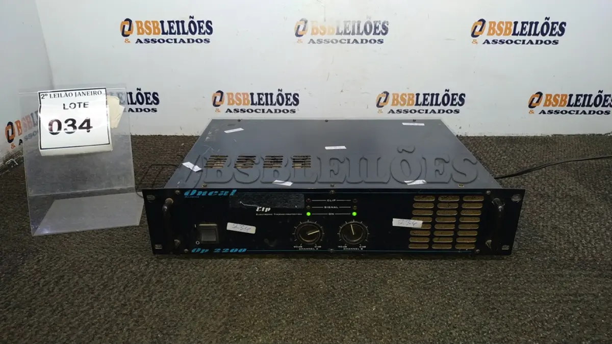 LOTE 034 - 01 AMPLIFICADOR DE POTÊNCIA MODELO OP 2200 MARCA ONEAL. (NO ESTADO) ATENÇÃO! FAZER A VISITAÇÃO ANTES DE ARREMATAR, NÃO SABEMOS SE FUNCIONA. LEILÃO NÃO TEM GARANTIA E NEM DEVOLUÇÃO, SUJEITO A POSSÍVEIS AVARIAS VISÍVEIS/OCULTAS E/OU AUSÊNCIA DE COMPONENTES.