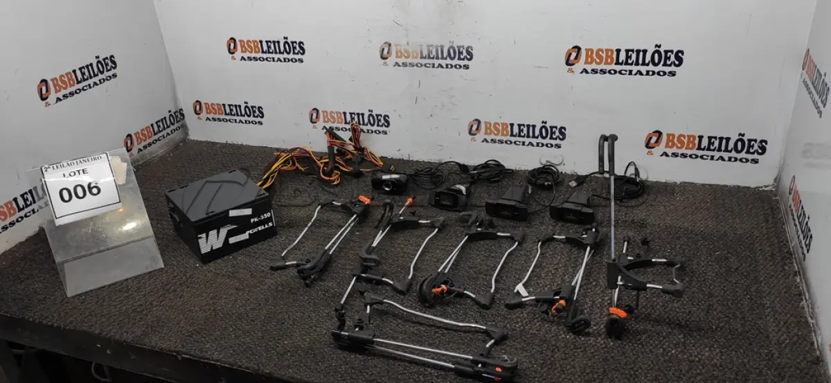 LOTE 006 - 01 FONTE DE PC MODELO PK-550, 06 SUPORTES E 04 WEB CAMERAS. (NO ESTADO) ATENÇÃO! FAZER A VISITAÇÃO ANTES DE ARREMATAR, NÃO SABEMOS SE FUNCIONA. LEILÃO NÃO TEM GARANTIA E NEM DEVOLUÇÃO, SUJEITO A POSSÍVEIS AVARIAS VISÍVEIS/OCULTAS E/OU AUSÊNCIA DE COMPONENTES.