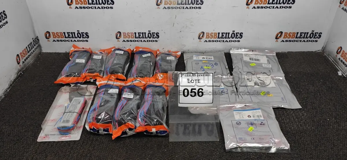 LOTE 056 - 09 REATORES ELETRÔNICOS E 05 FITAS LED DE 5MCADA. (NO ESTADO) ATENÇÃO! FAZER A VISITAÇÃO ANTES DE ARREMATAR, NÃO SABEMOS SE FUNCIONA. LEILÃO NÃO TEM GARANTIA E NEM DEVOLUÇÃO, SUJEITO A POSSÍVEIS AVARIAS VISÍVEIS/OCULTAS E/OU AUSÊNCIA DE COMPONENTES.