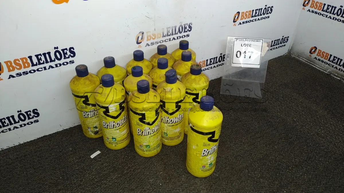 LOTE 017 - 13 CERAS LÍQUIDAS 850 ML MARCA BRILHOWAX . (NO ESTADO) ATENÇÃO! FAZER A VISITAÇÃO ANTES DE ARREMATAR, NÃO SABEMOS SE FUNCIONA. LEILÃO NÃO TEM GARANTIA E NEM DEVOLUÇÃO, SUJEITO A POSSÍVEIS AVARIAS VISÍVEIS/OCULTAS E/OU AUSÊNCIA DE COMPONENTES.
