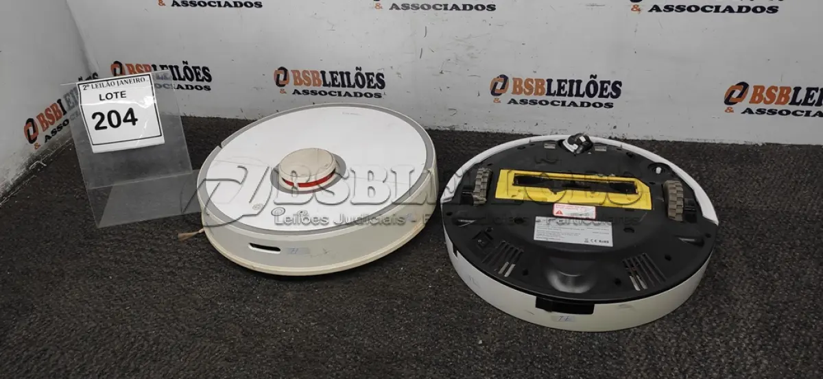 LOTE 204 - 02 ASPIRADORES ROBÔ. (NO ESTADO) ATENÇÃO! FAZER A VISITAÇÃO ANTES DE ARREMATAR, NÃO SABEMOS SE FUNCIONA. LEILÃO NÃO TEM GARANTIA E NEM DEVOLUÇÃO, SUJEITO A POSSÍVEIS AVARIAS VISÍVEIS/OCULTAS E/OU AUSÊNCIA DE COMPONENTES.