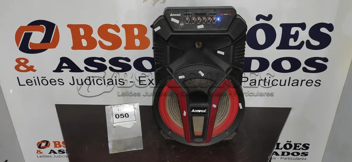 LOTE 050 - 01 CAIXA DE SOM AMPLIFICADA MARCA AMVOX. (NO ESTADO) ATENÇÃO! FAZER A VISITAÇÃO ANTES DE ARREMATAR, NÃO SABEMOS SE FUNCIONA. LEILÃO NÃO TEM GARANTIA E NEM DEVOLUÇÃO, SUJEITO A POSSÍVEIS AVARIAS VISÍVEIS/OCULTAS E/OU AUSÊNCIA DE COMPONENTES.