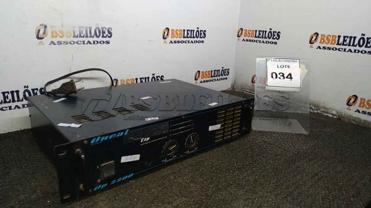 LOTE 034 - 01 AMPLIFICADOR DE POTÊNCIA MODELO OP 2200 MARCA ONEAL. (NO ESTADO) ATENÇÃO! FAZER A VISITAÇÃO ANTES DE ARREMATAR, NÃO SABEMOS SE FUNCIONA. LEILÃO NÃO TEM GARANTIA E NEM DEVOLUÇÃO, SUJEITO A POSSÍVEIS AVARIAS VISÍVEIS/OCULTAS E/OU AUSÊNCIA DE COMPONENTES.