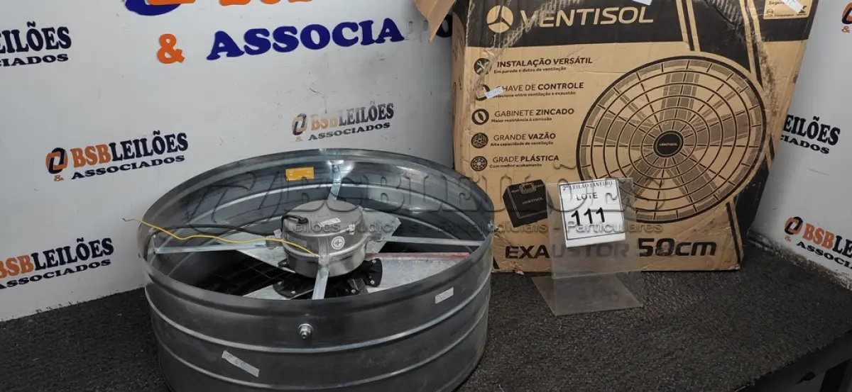 LOTE 111 - 01 EXAUSTOR DE 50CM MARCA VENTISOL. (NO ESTADO) ATENÇÃO! FAZER A VISITAÇÃO ANTES DE ARREMATAR, NÃO SABEMOS SE FUNCIONA. LEILÃO NÃO TEM GARANTIA E NEM DEVOLUÇÃO, SUJEITO A POSSÍVEIS AVARIAS VISÍVEIS/OCULTAS E/OU AUSÊNCIA DE COMPONENTES.
