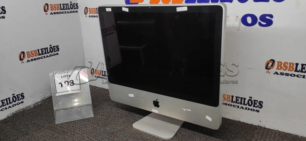 LOTE 103 - 01 IMAC APPLE. (NO ESTADO) ATENÇÃO! FAZER A VISITAÇÃO ANTES DE ARREMATAR, NÃO SABEMOS SE FUNCIONA. LEILÃO NÃO TEM GARANTIA E NEM DEVOLUÇÃO, SUJEITO A POSSÍVEIS AVARIAS VISÍVEIS/OCULTAS E/OU AUSÊNCIA DE COMPONENTES.
