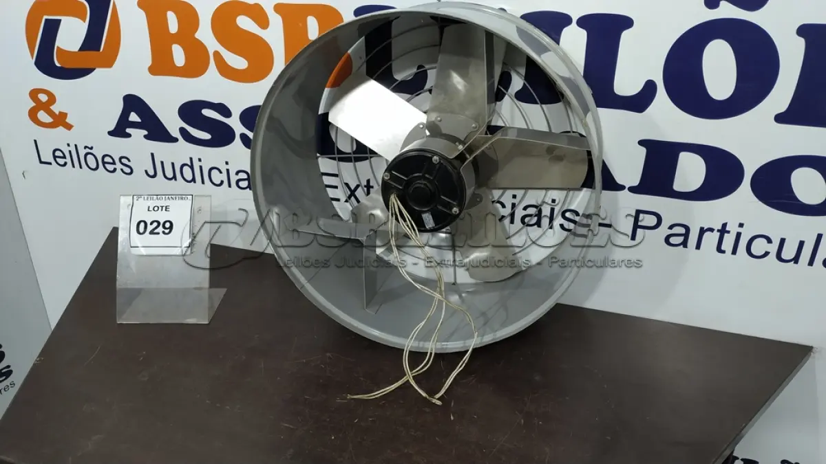 LOTE 029 - 01 EXAUSTOR 50CM. (NO ESTADO) ATENÇÃO! FAZER A VISITAÇÃO ANTES DE ARREMATAR, NÃO SABEMOS SE FUNCIONA. LEILÃO NÃO TEM GARANTIA E NEM DEVOLUÇÃO, SUJEITO A POSSÍVEIS AVARIAS VISÍVEIS/OCULTAS E/OU AUSÊNCIA DE COMPONENTES.