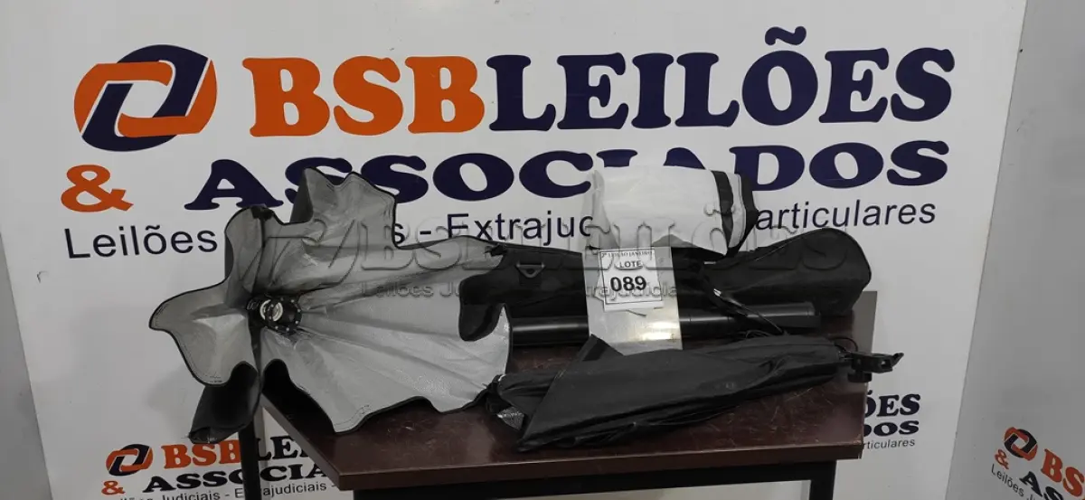 LOTE 089 - 02 SOFTBOX COM BOLSA E 01 MICROFONE DE CAPTAÇÃO DE ÁUDIO COM CABO. (NO ESTADO) ATENÇÃO! FAZER A VISITAÇÃO ANTES DE ARREMATAR, NÃO SABEMOS SE FUNCIONA. LEILÃO NÃO TEM GARANTIA E NEM DEVOLUÇÃO, SUJEITO A POSSÍVEIS AVARIAS VISÍVEIS/OCULTAS E/OU AUSÊNCIA DE COMPONENTES.
