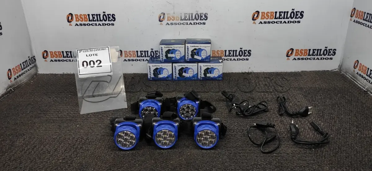 LOTE 002 - 05 LANTERNAS RECARREGÁVEIS DE CABEÇA. (NO ESTADO) ATENÇÃO! FAZER A VISITAÇÃO ANTES DE ARREMATAR, NÃO SABEMOS SE FUNCIONA. LEILÃO NÃO TEM GARANTIA E NEM DEVOLUÇÃO, SUJEITO A POSSÍVEIS AVARIAS VISÍVEIS/OCULTAS E/OU AUSÊNCIA DE COMPONENTES.