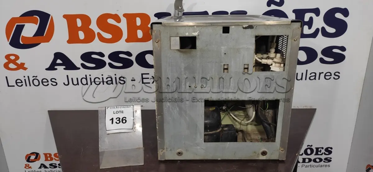 LOTE 136 - 01 BEBEDOURO DE PAREDE EM INOX MARA IBBL. (NO ESTADO) ATENÇÃO! FAZER A VISITAÇÃO ANTES DE ARREMATAR, NÃO SABEMOS SE FUNCIONA. LEILÃO NÃO TEM GARANTIA E NEM DEVOLUÇÃO, SUJEITO A POSSÍVEIS AVARIAS VISÍVEIS/OCULTAS E/OU AUSÊNCIA DE COMPONENTES.