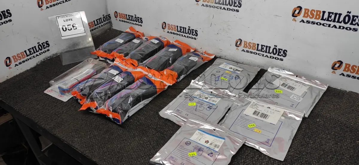 LOTE 056 - 09 REATORES ELETRÔNICOS E 05 FITAS LED DE 5MCADA. (NO ESTADO) ATENÇÃO! FAZER A VISITAÇÃO ANTES DE ARREMATAR, NÃO SABEMOS SE FUNCIONA. LEILÃO NÃO TEM GARANTIA E NEM DEVOLUÇÃO, SUJEITO A POSSÍVEIS AVARIAS VISÍVEIS/OCULTAS E/OU AUSÊNCIA DE COMPONENTES.