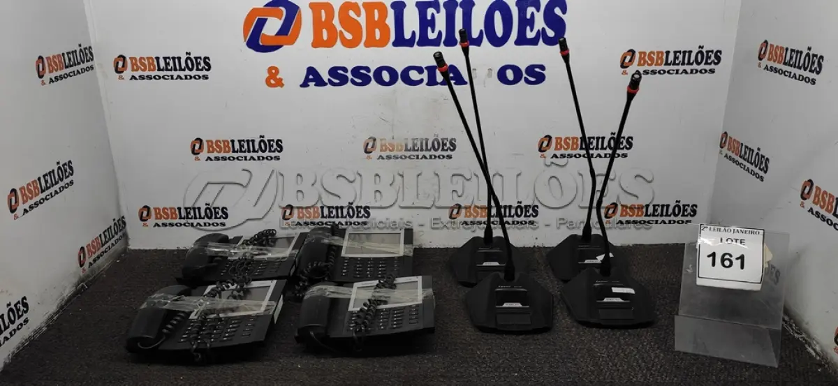 LOTE 161 - 04 APARELHOS TELEFÔNICOS COM PAINEL MARCA AASTRA E 04 MICROFONES DE MESA MARCA KARSCET. (NO ESTADO) ATENÇÃO! FAZER A VISITAÇÃO ANTES DE ARREMATAR, NÃO SABEMOS SE FUNCIONA. LEILÃO NÃO TEM GARANTIA E NEM DEVOLUÇÃO, SUJEITO A POSSÍVEIS AVARIAS VISÍVEIS/OCULTAS E/OU AUSÊNCIA DE COMPONENTES.