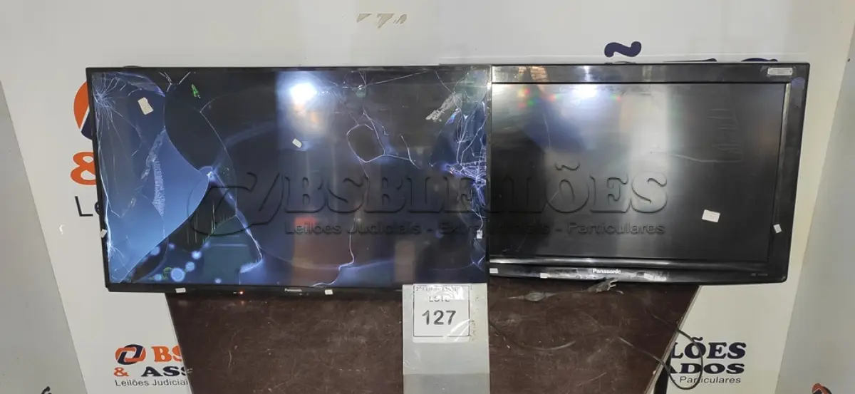 LOTE 127 - 02 TVS LCD DE 32’’ E 40’’ MARCA PANASONIC. (NO ESTADO) ATENÇÃO! FAZER A VISITAÇÃO ANTES DE ARREMATAR, NÃO SABEMOS SE FUNCIONA, LEILÃO NÃO TEM GARANTIA E NEM DEVOLUÇÃO, SUJEITO A POSSÍVEIS AVARIAS VISÍVEIS/OCULTAS E/OU AUSÊNCIA DE COMPONENTES.
