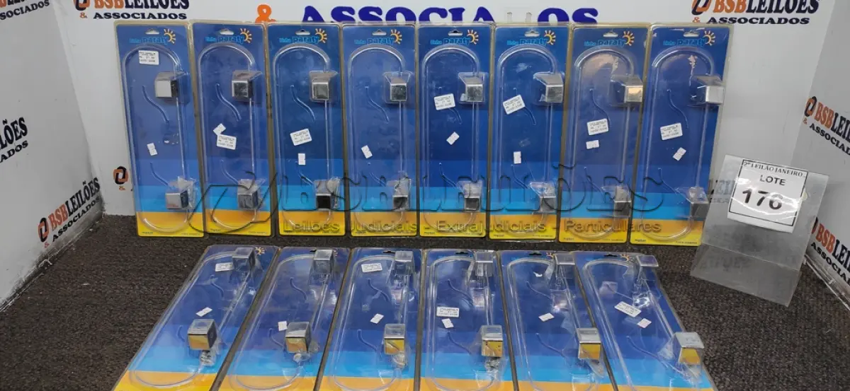 LOTE 176 - 11 PORTAS SHAMPOO. (NO ESTADO) ATENÇÃO! FAZER A VISITAÇÃO ANTES DE ARREMATAR, NÃO SABEMOS SE FUNCIONA. LEILÃO NÃO TEM GARANTIA E NEM DEVOLUÇÃO, SUJEITO A POSSÍVEIS AVARIAS VISÍVEIS/OCULTAS E/OU AUSÊNCIA DE COMPONENTES.