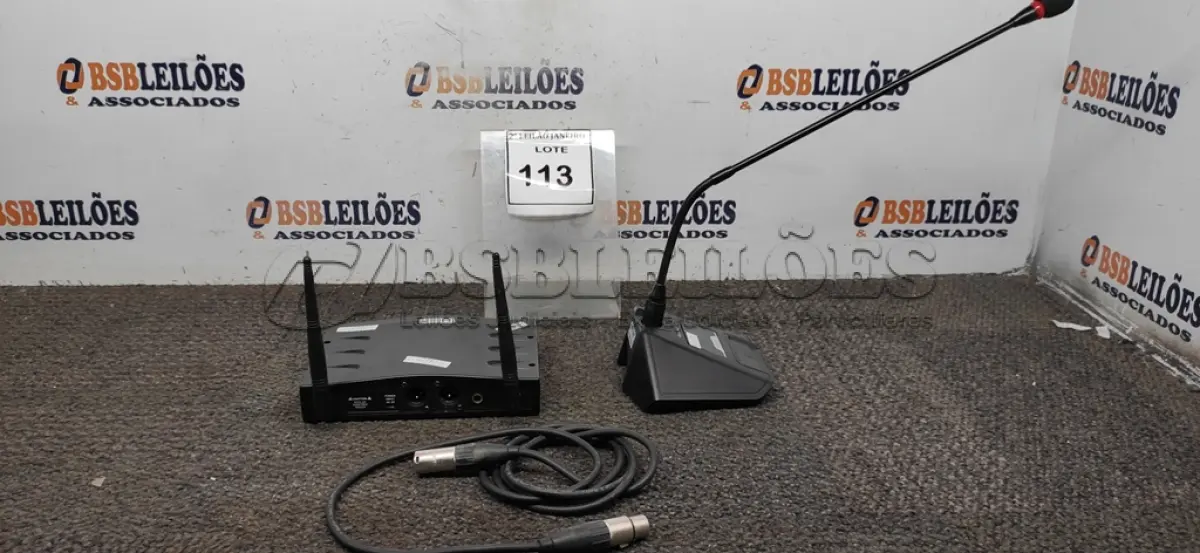 LOTE 113 - 01 RECEPTOR DE MICROFONE SEM FIO E 01 MICROFONE DE MESA MARCA KARSECT. (NO ESTADO) ATENÇÃO! FAZER A VISITAÇÃO ANTES DE ARREMATAR, NÃO SABEMOS SE FUNCIONA. LEILÃO NÃO TEM GARANTIA E NEM DEVOLUÇÃO, SUJEITO A POSSÍVEIS AVARIAS VISÍVEIS/OCULTAS E/OU AUSÊNCIA DE COMPONENTES.