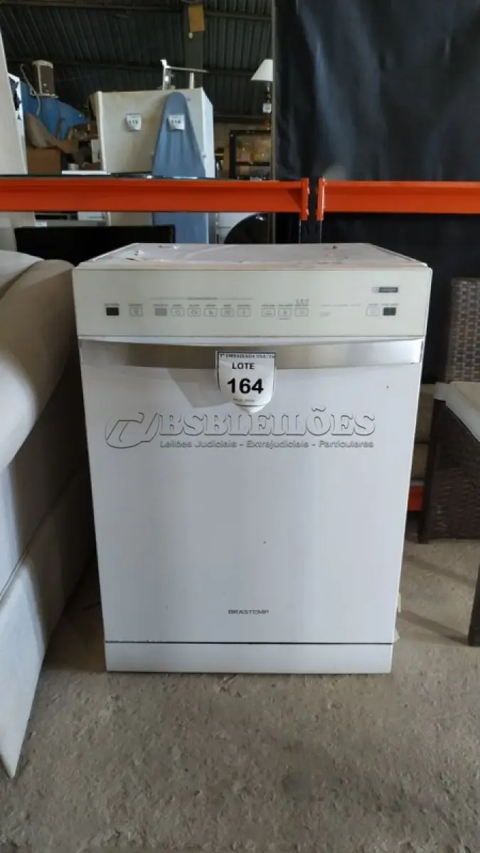 LOTE 164 - 01 MÁQUINA DE LAVAR LOUÇA BRASTEMP 220 VOLTS.  IJ0049992. (NO ESTADO EM QUE SE ENCONTRA. SUJEITO A AVARIAS OCULTAS/VISÍVEIS.) BF8538T