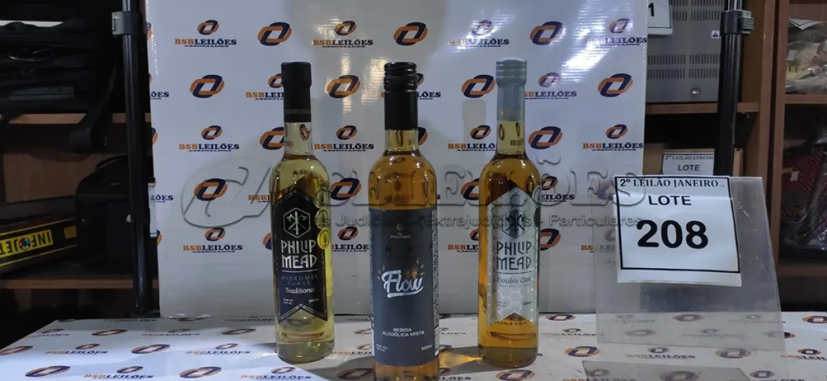 LOTE 208 - 03 GARRAFAS DE HIDROMEL DE 500ML SABORES DIVERSOS MARCA PHILIP MEAD . (NO ESTADO) ATENÇÃO! FAZER A VISITAÇÃO ANTES DE ARREMATAR, NÃO SABEMOS SE FUNCIONA. LEILÃO NÃO TEM GARANTIA E NEM DEVOLUÇÃO, SUJEITO A POSSÍVEIS AVARIAS VISÍVEIS/OCULTAS E/OU AUSÊNCIA DE COMPONENTES.
