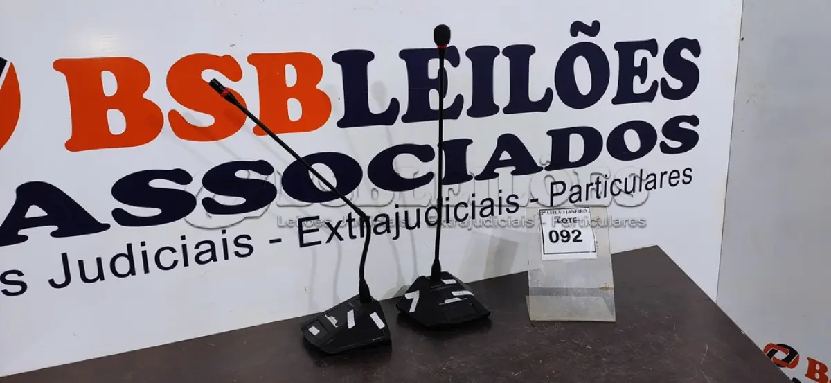 LOTE 092 - 02 MICROFONES DE MESA MODELO KT16G MARCA KARSECT. (NO ESTADO) ATENÇÃO! FAZER A VISITAÇÃO ANTES DE ARREMATAR, NÃO SABEMOS SE FUNCIONA. LEILÃO NÃO TEM GARANTIA E NEM DEVOLUÇÃO, SUJEITO A POSSÍVEIS AVARIAS VISÍVEIS/OCULTAS E/OU AUSÊNCIA DE COMPONENTES.