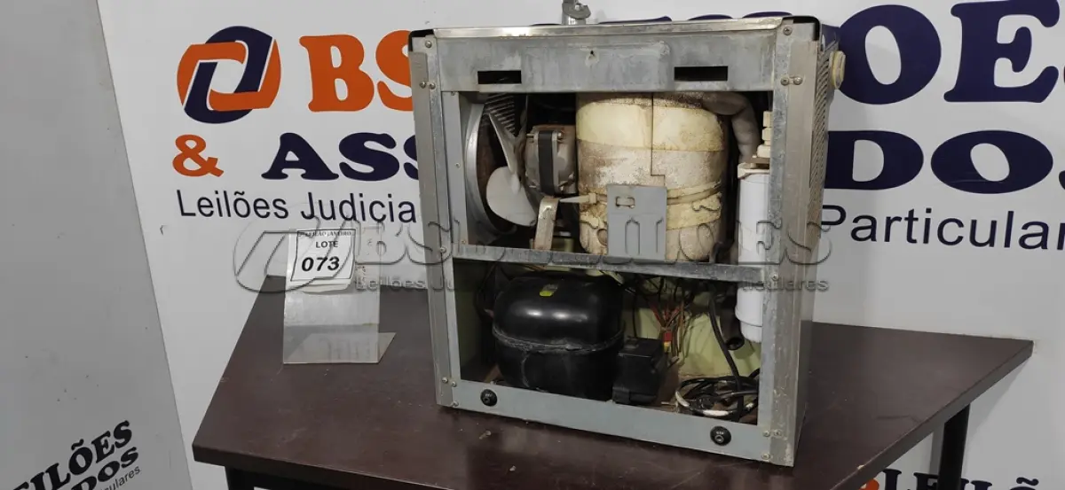 LOTE 073 - 01 BEBEDOURO DE PAREDE EM INOX MARA IBBL. (NO ESTADO) ATENÇÃO! FAZER A VISITAÇÃO ANTES DE ARREMATAR, NÃO SABEMOS SE FUNCIONA. LEILÃO NÃO TEM GARANTIA E NEM DEVOLUÇÃO, SUJEITO A POSSÍVEIS AVARIAS VISÍVEIS/OCULTAS E/OU AUSÊNCIA DE COMPONENTES.