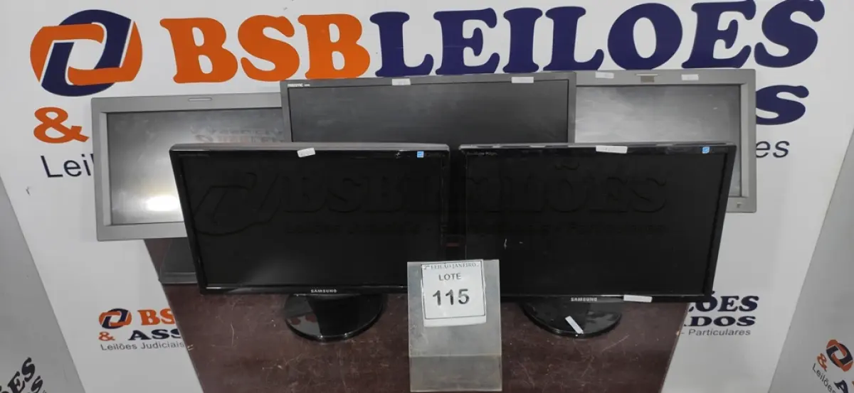 LOTE 115 - 02 MONITORES PROFISSIONAIS MARCA SONY E 03 MONITORES DE MARCAS E MODELOS DIVERSOS. (NO ESTADO) ATENÇÃO! FAZER A VISITAÇÃO ANTES DE ARREMATAR, NÃO SABEMOS SE FUNCIONA. LEILÃO NÃO TEM GARANTIA E NEM DEVOLUÇÃO, SUJEITO A POSSÍVEIS AVARIAS VISÍVEIS/OCULTAS E/OU AUSÊNCIA DE COMPONENTES.