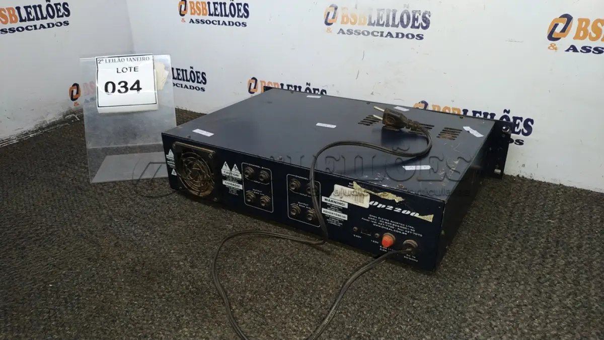 LOTE 034 - 01 AMPLIFICADOR DE POTÊNCIA MODELO OP 2200 MARCA ONEAL. (NO ESTADO) ATENÇÃO! FAZER A VISITAÇÃO ANTES DE ARREMATAR, NÃO SABEMOS SE FUNCIONA. LEILÃO NÃO TEM GARANTIA E NEM DEVOLUÇÃO, SUJEITO A POSSÍVEIS AVARIAS VISÍVEIS/OCULTAS E/OU AUSÊNCIA DE COMPONENTES.