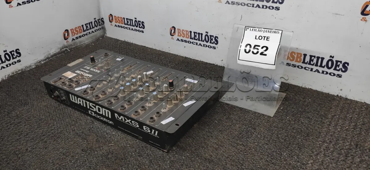 LOTE 052 - 01 MESA DE MIXAGEM DE SOM MODELO WATTSON MXS 6 II MARCA CICLOTRON. (NO ESTADO) ATENÇÃO! FAZER A VISITAÇÃO ANTES DE ARREMATAR, NÃO SABEMOS SE FUNCIONA. LEILÃO NÃO TEM GARANTIA E NEM DEVOLUÇÃO, SUJEITO A POSSÍVEIS AVARIAS VISÍVEIS/OCULTAS E/OU AUSÊNCIA DE COMPONENTES.