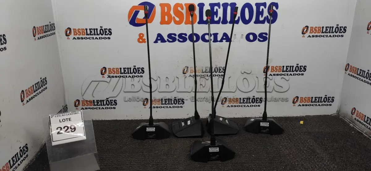 LOTE 229 - 05 MICROFONES DE MESA MODELO KLT16G MARCA KARSECT. (NO ESTADO) ATENÇÃO! FAZER A VISITAÇÃO ANTES DE ARREMATAR, NÃO SABEMOS SE FUNCIONA. LEILÃO NÃO TEM GARANTIA E NEM DEVOLUÇÃO, SUJEITO A POSSÍVEIS AVARIAS VISÍVEIS/OCULTAS E/OU AUSÊNCIA DE COMPONENTES.