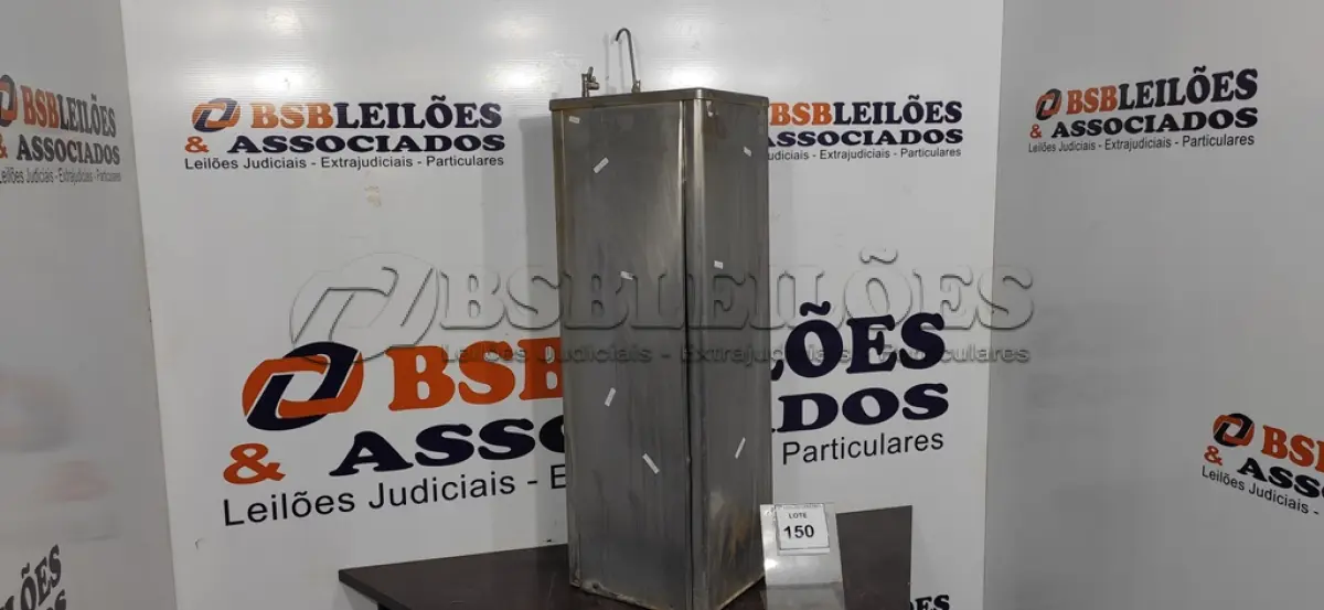 LOTE 150 - 01 BEBEDOURO EM INOX. (NO ESTADO) ATENÇÃO! FAZER A VISITAÇÃO ANTES DE ARREMATAR, NÃO SABEMOS SE FUNCIONA. LEILÃO NÃO TEM GARANTIA E NEM DEVOLUÇÃO, SUJEITO A POSSÍVEIS AVARIAS VISÍVEIS/OCULTAS E/OU AUSÊNCIA DE COMPONENTES.