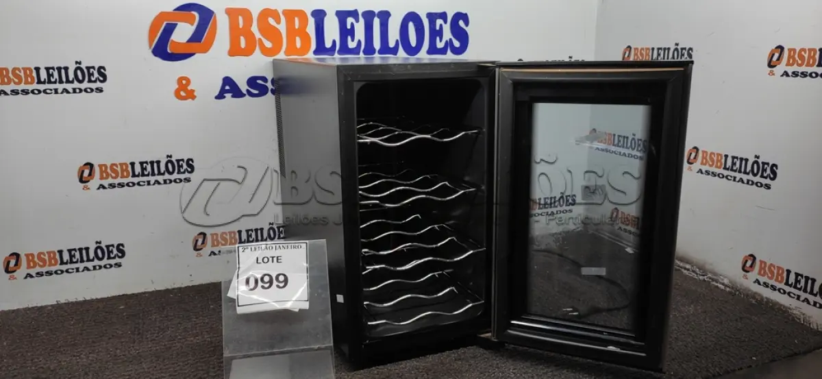 LOTE 099 - 01 ADEGA 220V MARCA ELECTROLUX. (NO ESTADO) ATENÇÃO! FAZER A VISITAÇÃO ANTES DE ARREMATAR, NÃO SABEMOS SE FUNCIONA. LEILÃO NÃO TEM GARANTIA E NEM DEVOLUÇÃO, SUJEITO A POSSÍVEIS AVARIAS VISÍVEIS/OCULTAS E/OU AUSÊNCIA DE COMPONENTES.